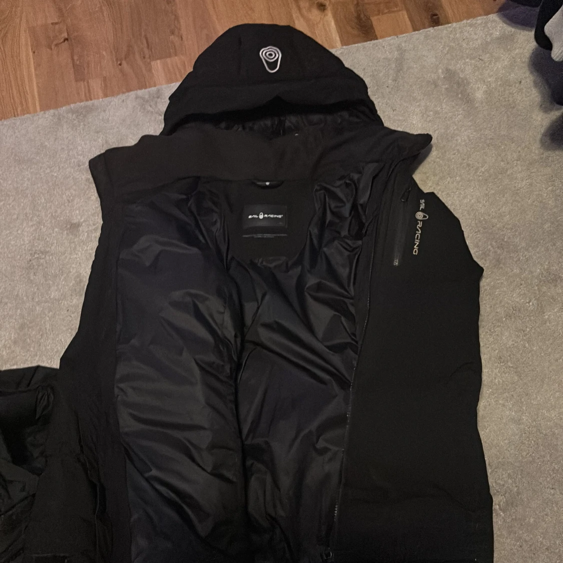 Svart dunjacka från Sail racing - 1