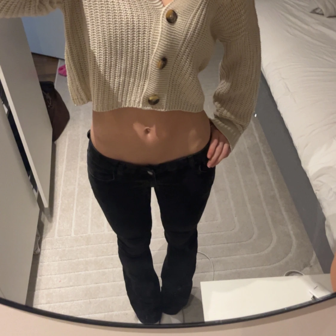 Svarta bootcut jeans ifrån nly