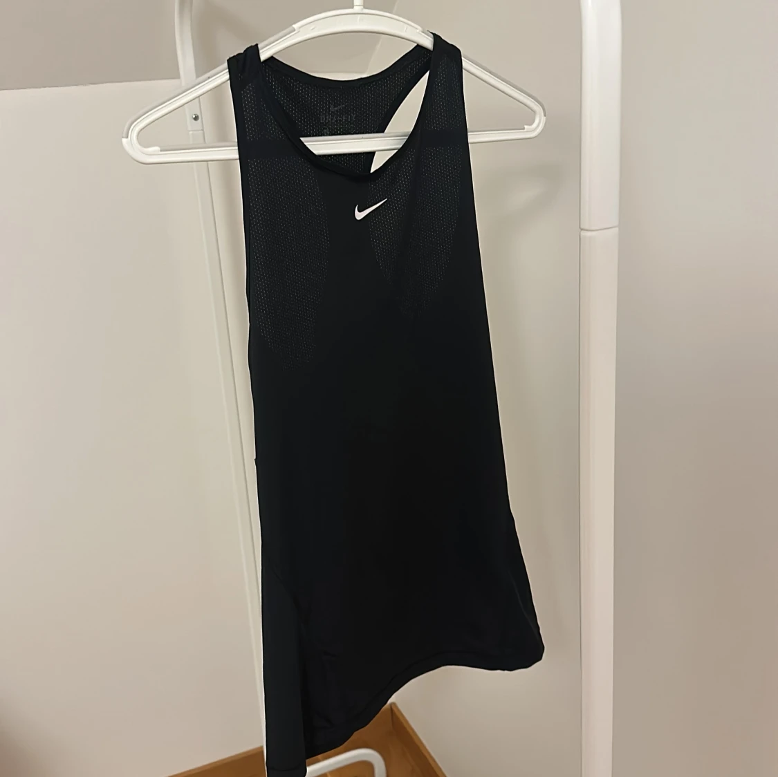 Svart linnetopp från Nike