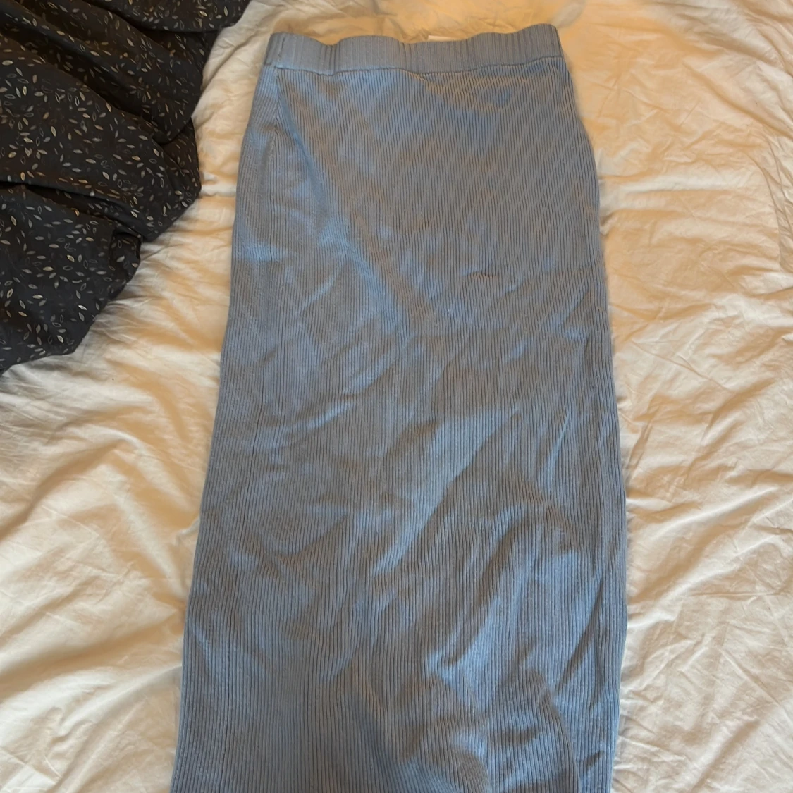 Blå ribbad kjol från H&M Divided - 2