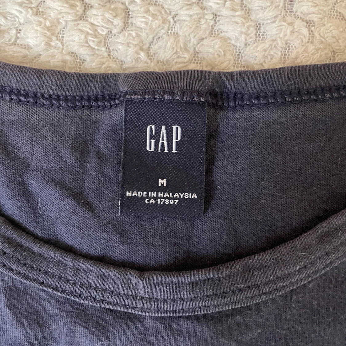 Mörkblå t-shirt GAP - 1