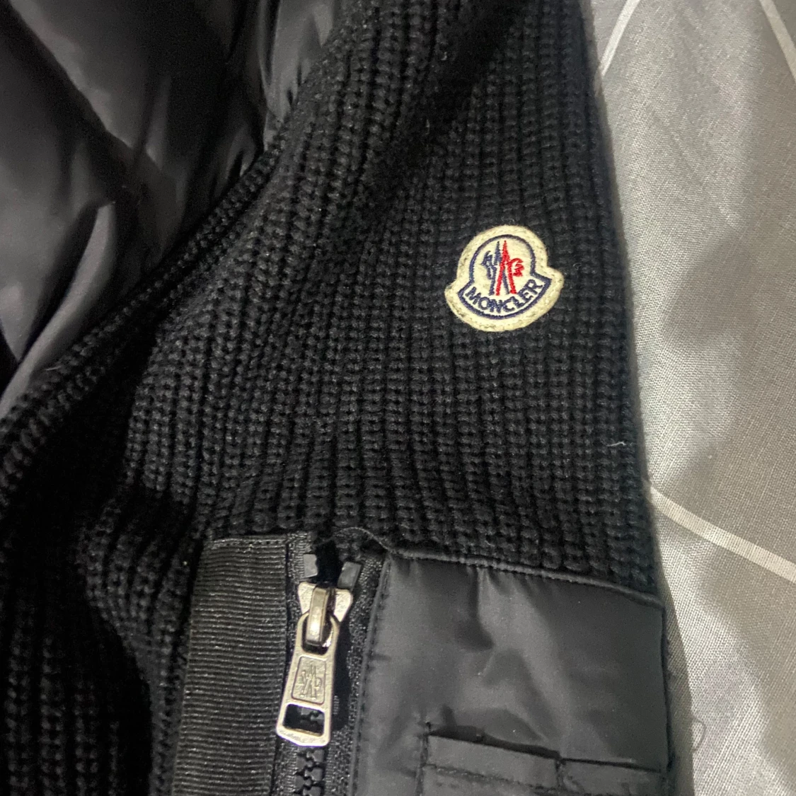 Svart dunjacka från Moncler - 4