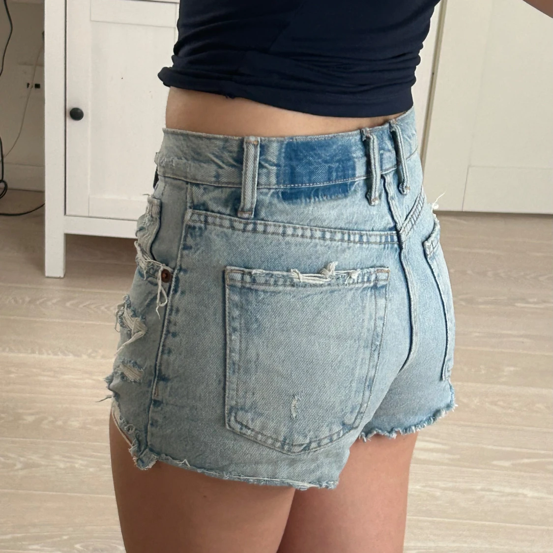 Ljusblåa jeansshorts - 1