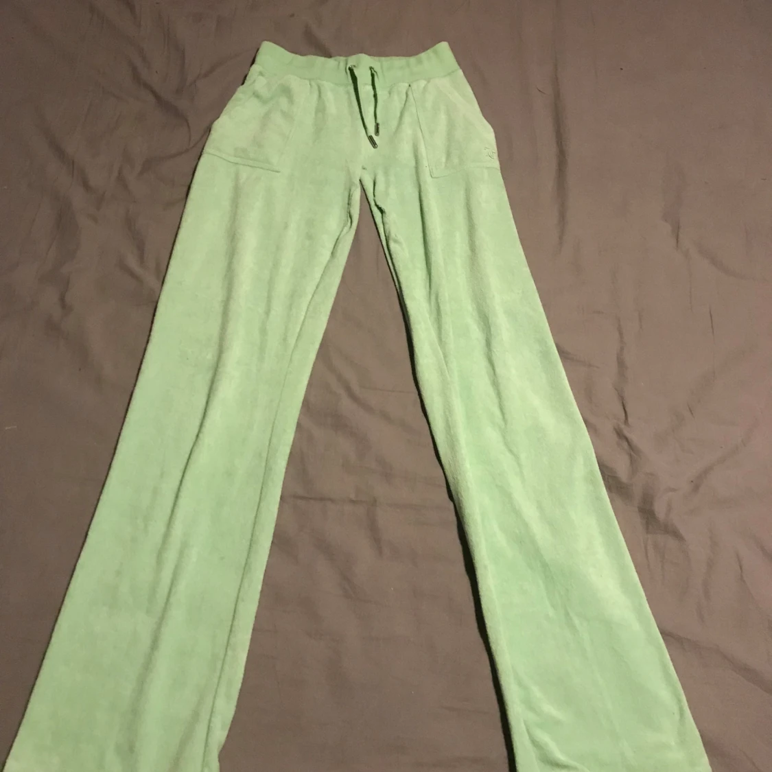 Grön mjukisbyxa och hoodie från Juicy Couture - 1