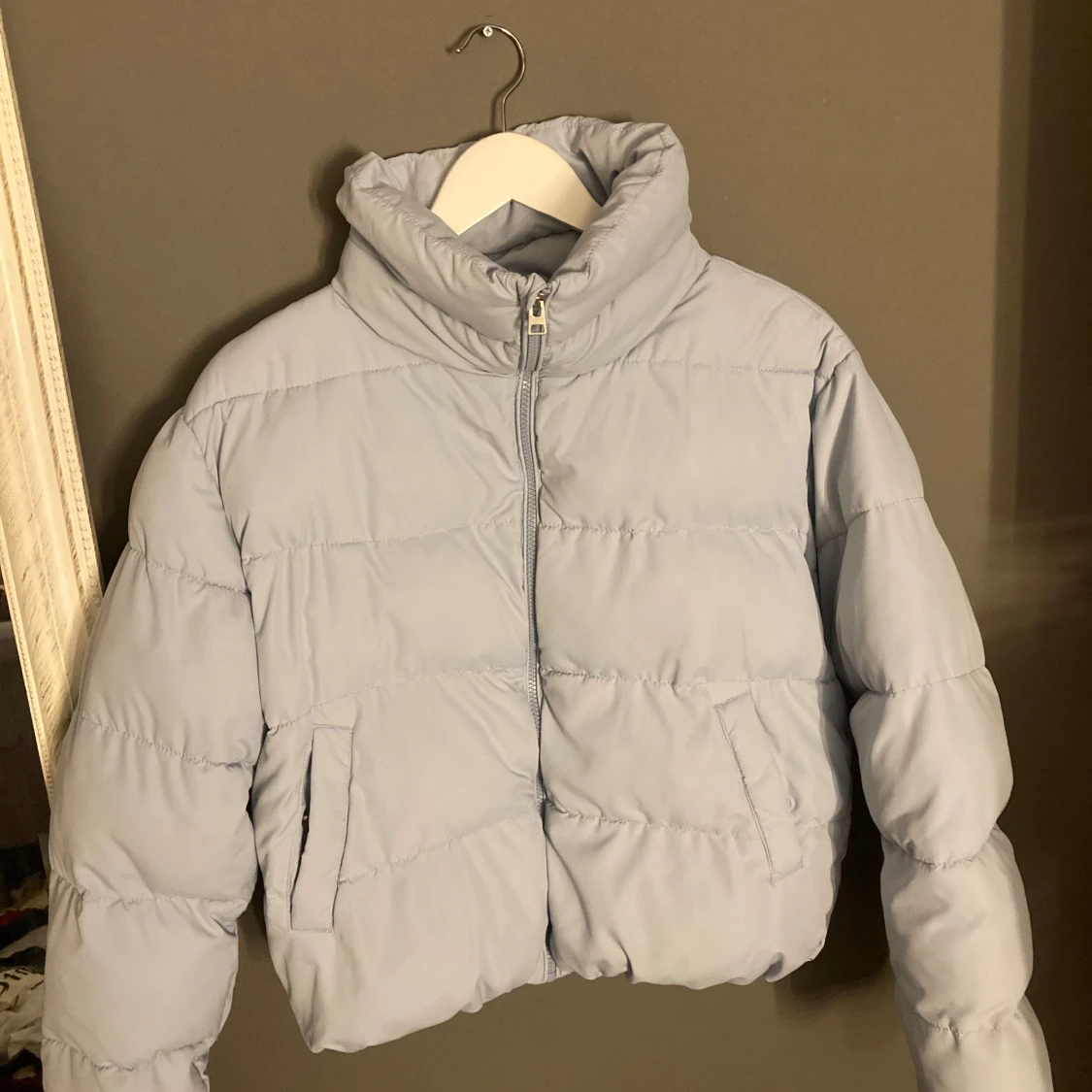 Blå puffet jacka  - 90