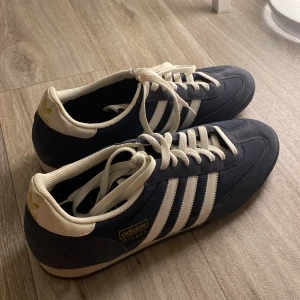 Skor - Adidas Dragon. Nyskick, använda fåtal gånger. 