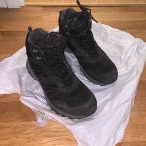 Treksta vinter skor - Perfekta för vinter. I jätte bra skick 9/10 och är varma och sköna