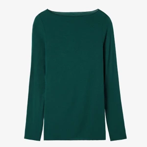 Intimissimi tröja - Hej! Säljer denna populära långärmade kashmir tröjan från intimissimi i mörkgrön färg, som dessutom inte säljs längre på deras hemsida🥰 Den är i helt nyskick då jag inte fått användning för den  Den är i storlek S🥰  Skriv för fler bilder eller info💖