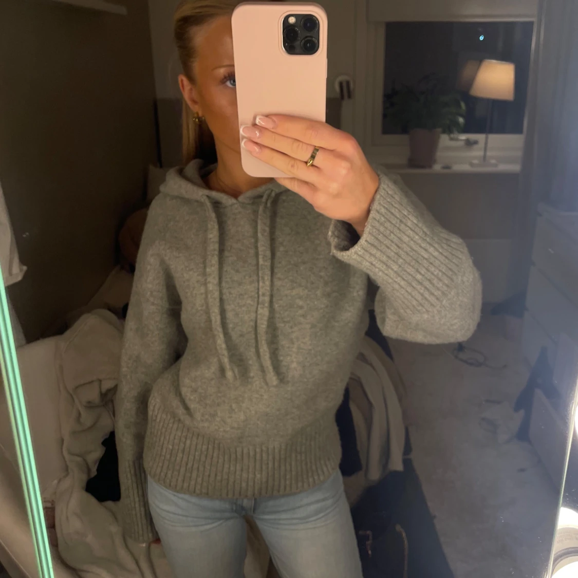 Grå stickad hoodie - 92