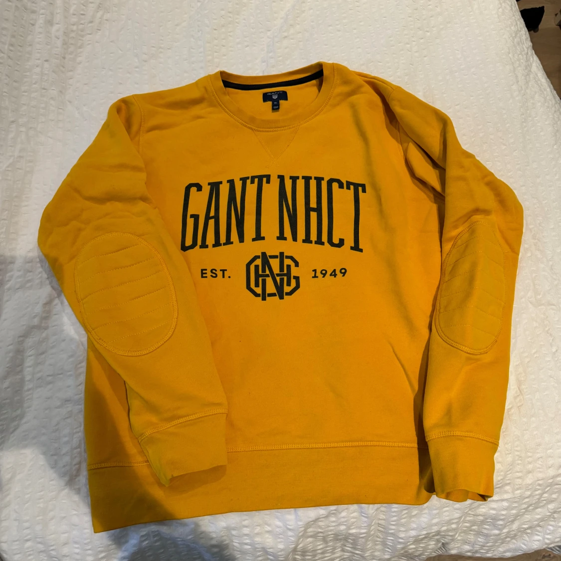 Gul sweatshirt från GANT