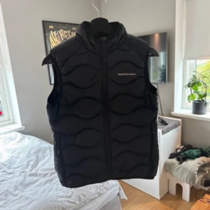Peak performance väst - Super fin, nypris 2000 kr