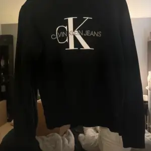 Fin calvin klein tröja helt äkta