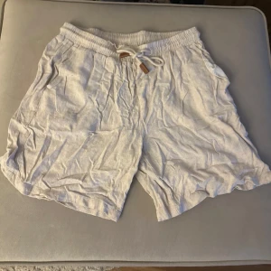 Linne Shorts - Säljer dem här sköna linne shortsen, säljer dem här då jag inte använder dem längre :(
