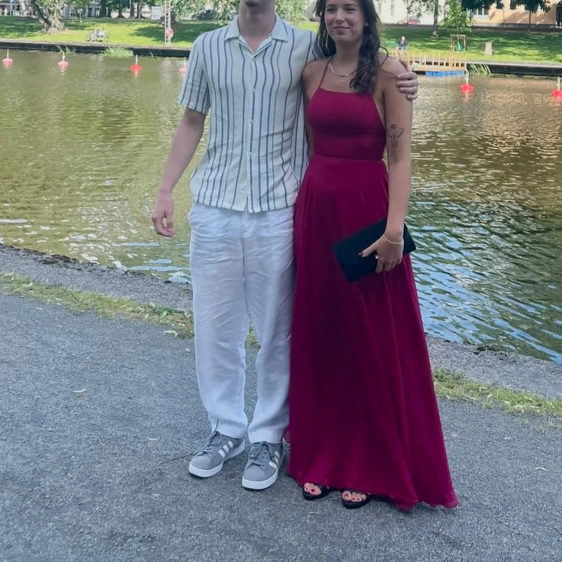 Vinröd långklänning - 93