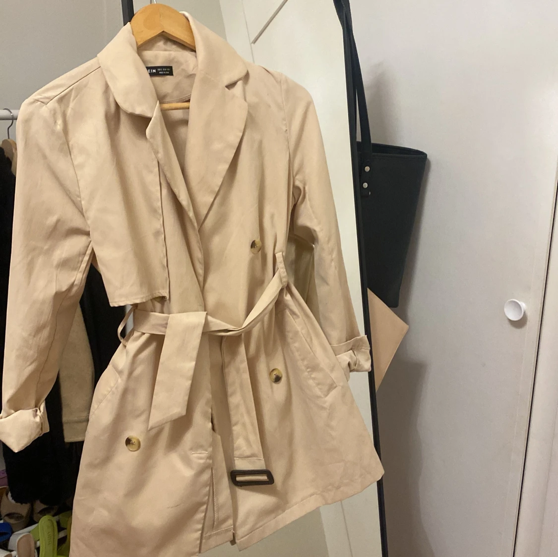 Beige trenchcoat  - 90
