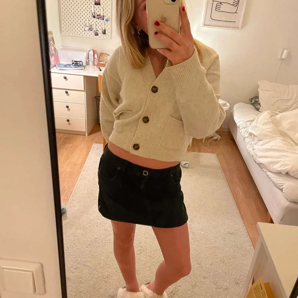 Svart kortkjol från Guess - 91