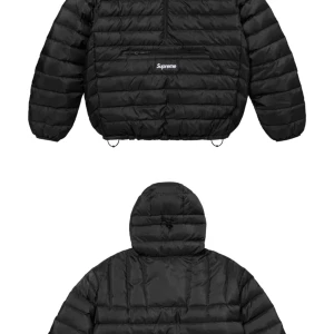 Supreme micro down half zip hooded pullover - Säljer en svart dunjacka från Supreme, helt ny aldrig använd. Jackan har en stor ficka med dragkedja på framsidan. Jävligt skön att ha till vintern, säljer för den passade ej. Skriv gärna om ni har frågor:)