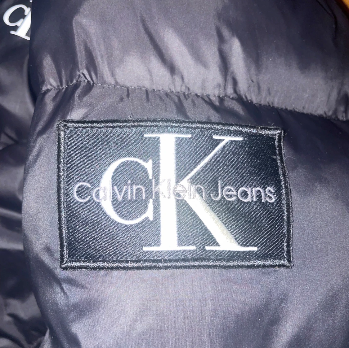 Svart pufferjacka från Calvin Klein - 93