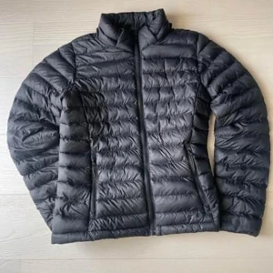 Dunjacka från Everest  - En skön och stilren basdunjacka från Everest 