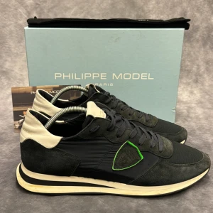 PHILIPPE MODEL TRPZ - - Philippemodel TRPZ - Skick: 9/10 - Tillbehör: Enbart skorna - Storlek 44, sitter mer som 45 - Nypris ca 3700kr // Deluxecloset