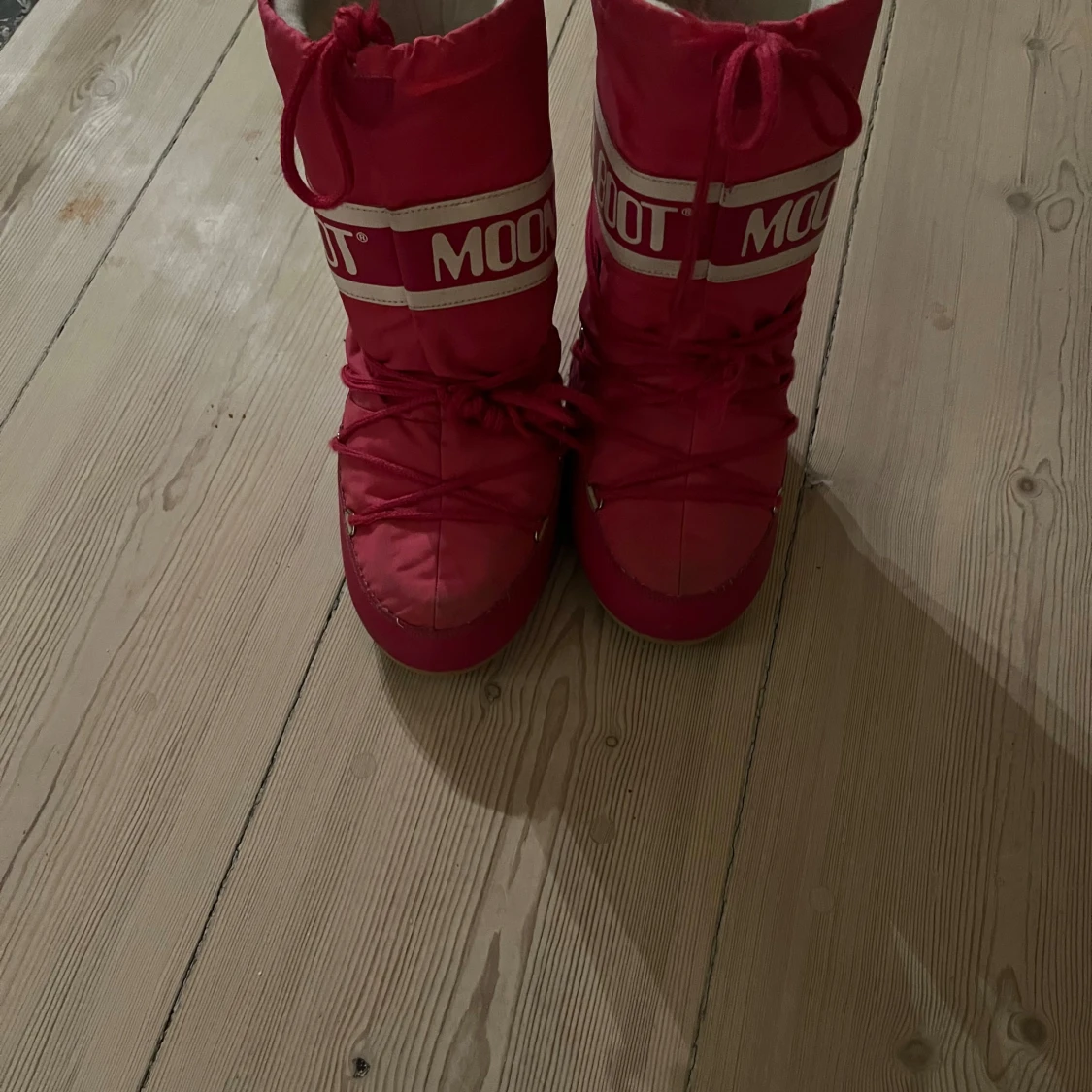 Moon boots
