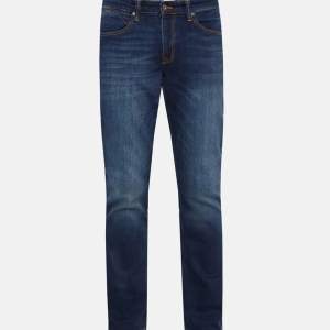 Relaxed fit jeans helt splitter nya