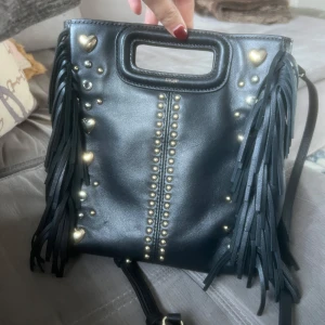 Maje väska!! - Bra skick! Använd endast fåtal gånger ❤️‍🔥 pris kan diskuteras 