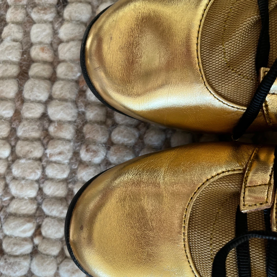 Rare golden nike sneakers - 93