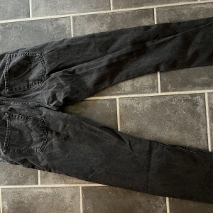 Loose Jack & Jones jeans w30 L 32 - Rätt så bra skick lite skrynkliga går att stryka