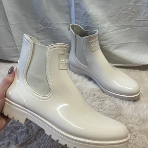 Hugo boss stövlar - Låga boots från Hugo, storlek 40. Knappt använda 