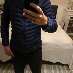 RL dunjacka - Cond 6,5/10, litet hål. Nypris 1800kr Small