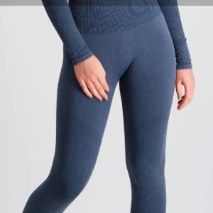 Aimn tights  - Aimn tränings tights i Xs inga dekter
