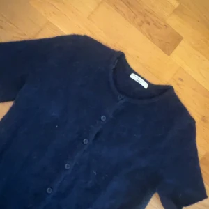 Kofta  - Jätte bra skick , aldrig använd , super fin