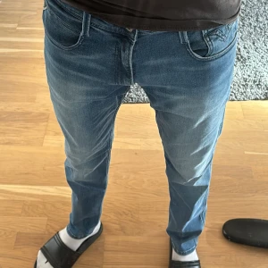 Replay jeans -  Helt nya Replay jeans aldrig använda säljer då jeansen inte passar mig för ett bra pris Kvitto finns också samt påse
