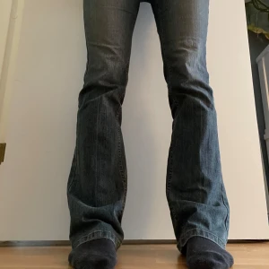 Low waist Bootcut jeans - Lågmidjade Bootcut jeans som tyvärr inte passar mig så bra längre💕