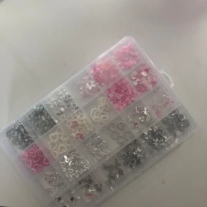 Diamanter/stenar till naglar - Inköpte o aldrig använda då jag tappade intresset!