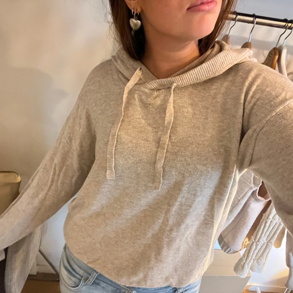 Beige stickad hoodie - 91