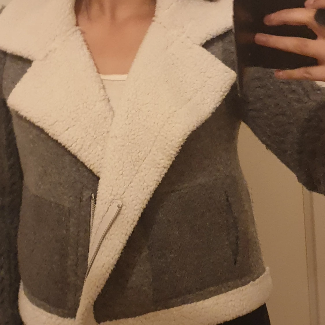 Säljer en höst varm jacka - 93