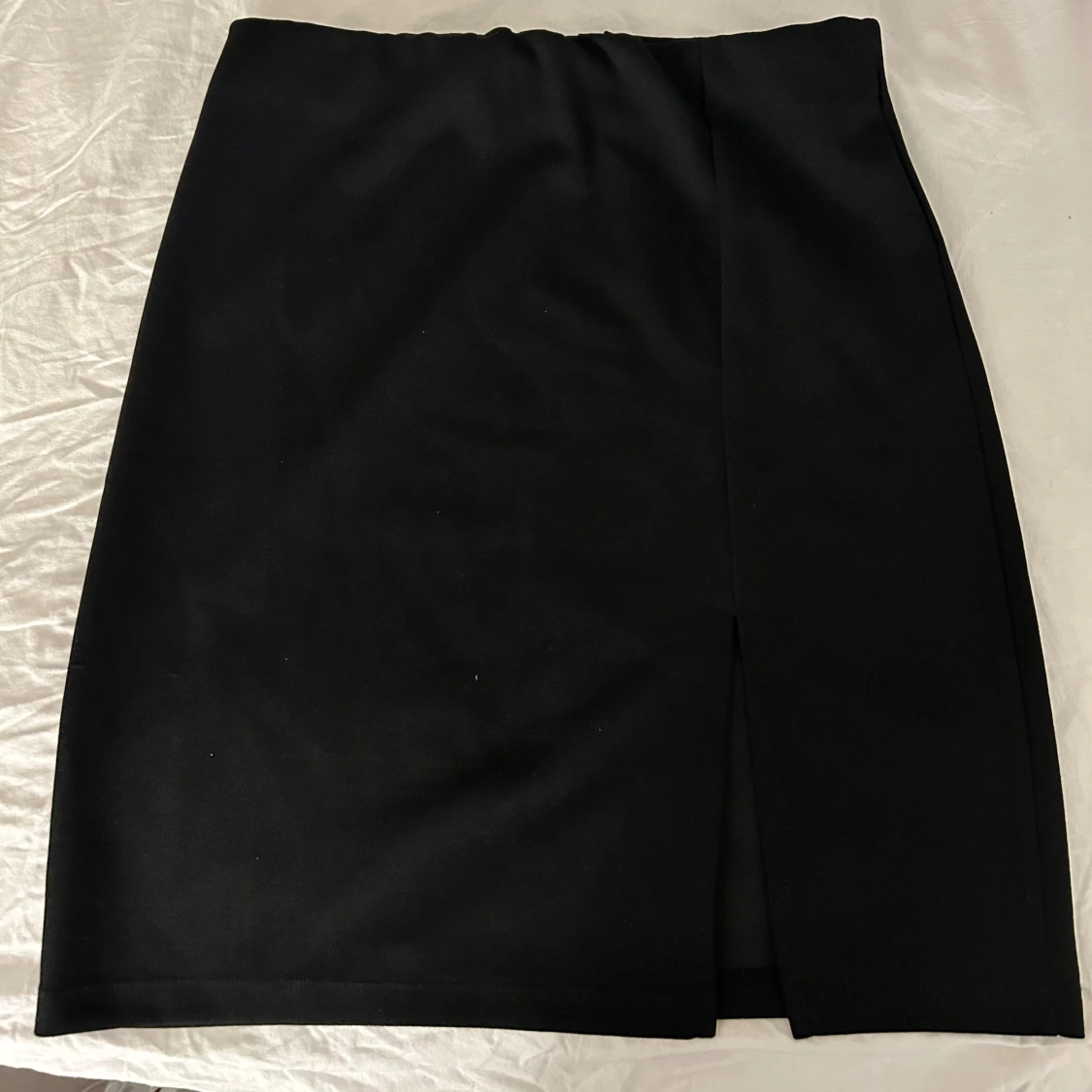 Svart kjol från NLY One