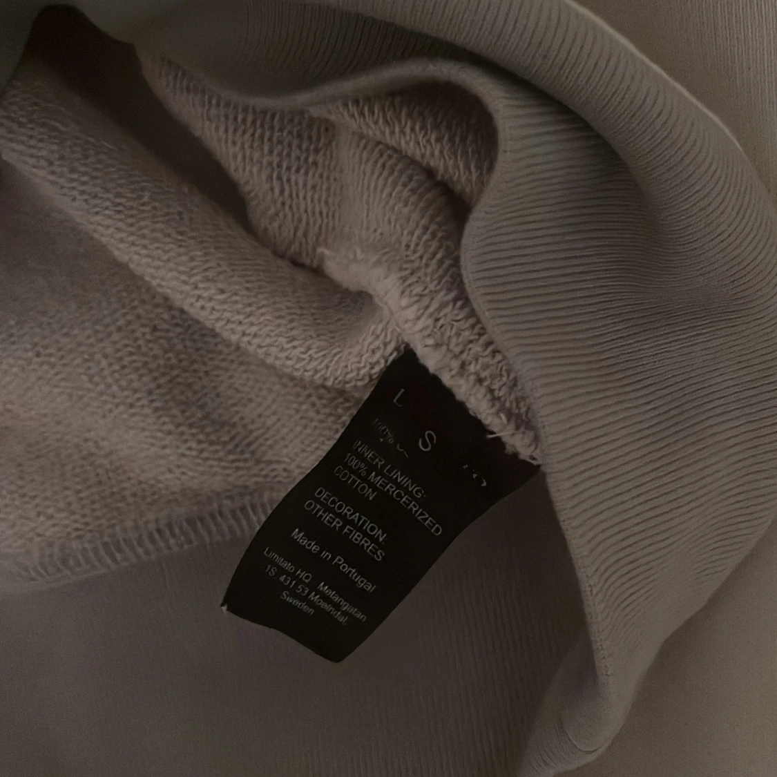 Beige tröja med fototryck från Limitato - 92