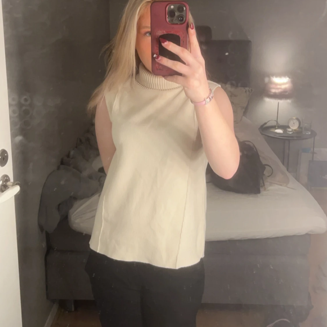 Vit ärmlös polotopp - 1