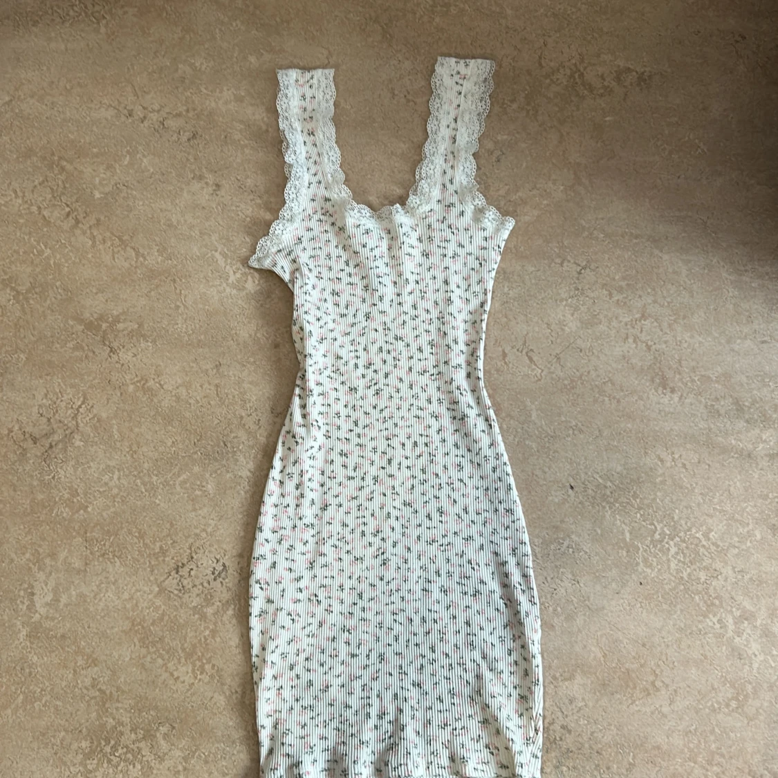 Blommig klänning från H&M Divided