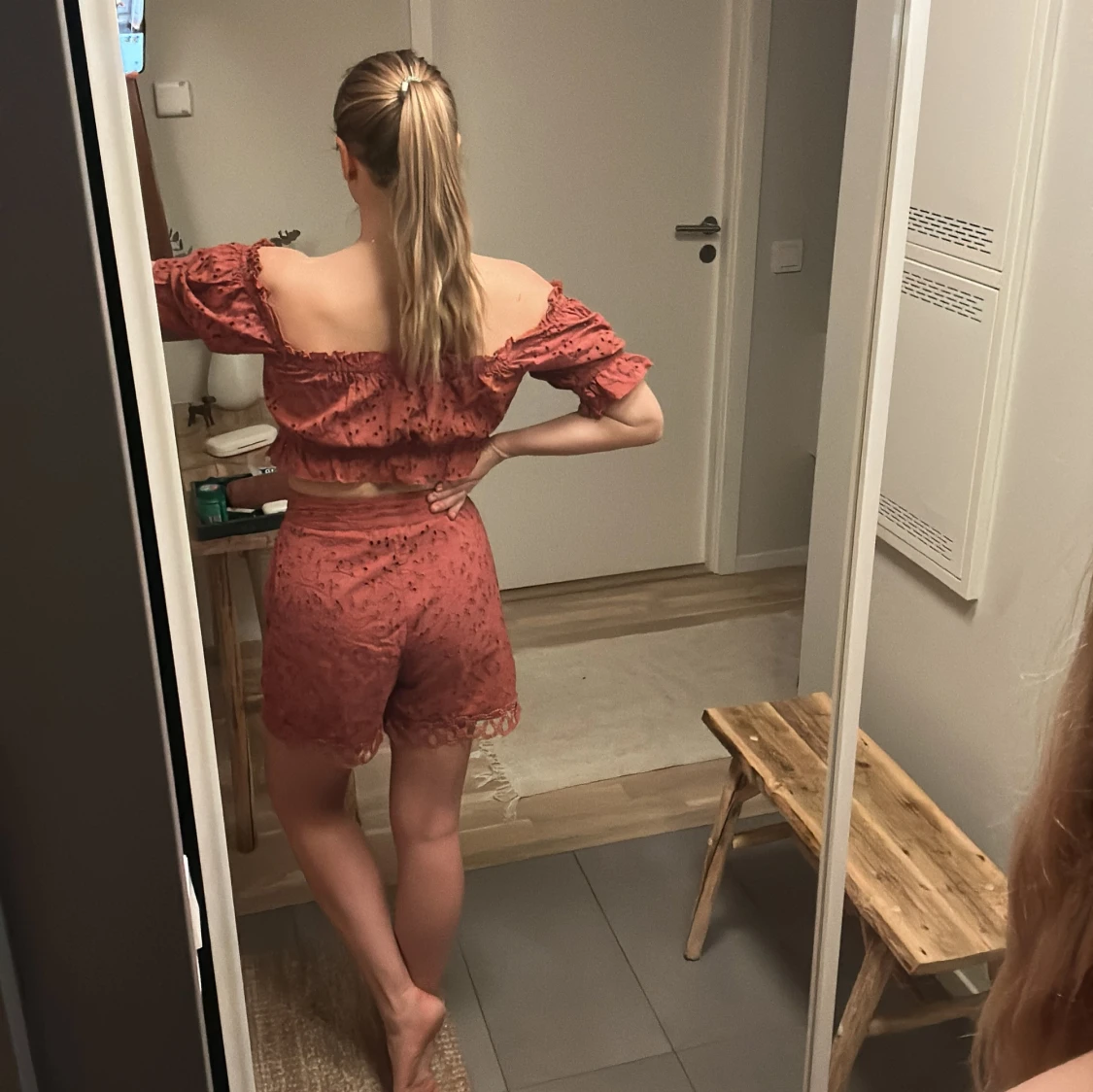 Rostfärgat set med fina detaljer   - 1