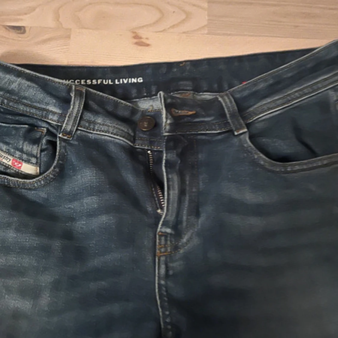 Blå lågmidjade bootcut jeans från Diesel - 2