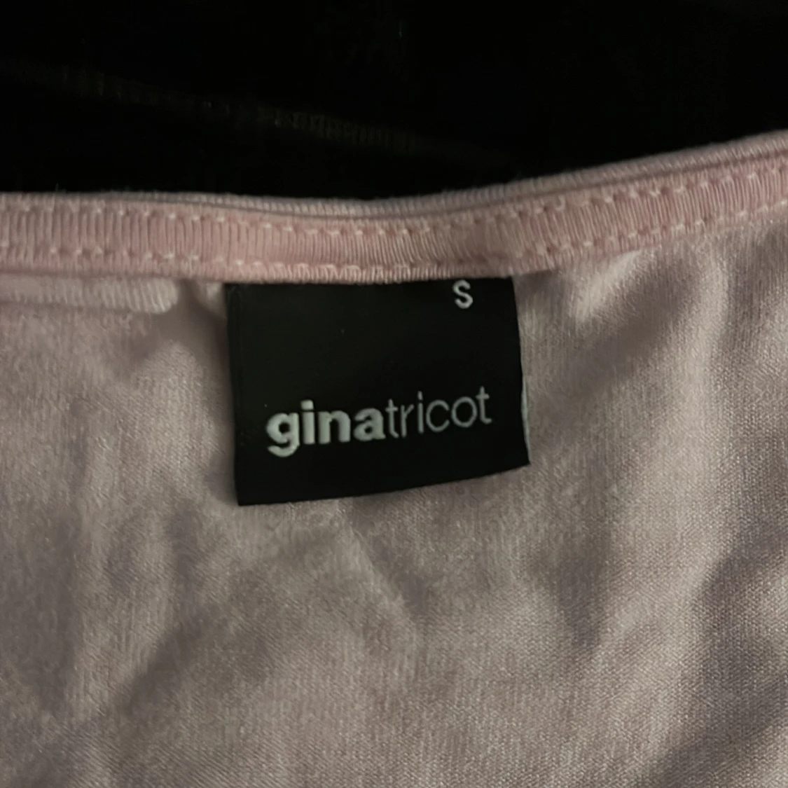 Rosa topp från Gina Tricot Stolek S - 2