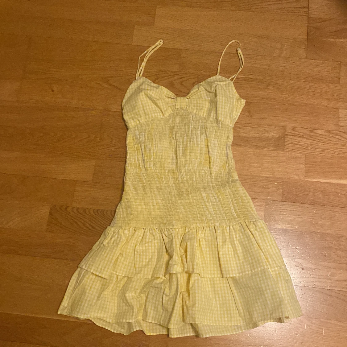 Gul rutig klänning från Zara