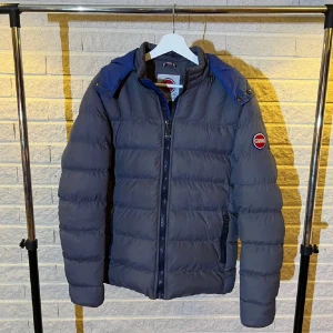 Colmar jacka - En av de populäraste jackorna just nu!!!|Storlek: S |Skick: 9,5/10|Tillbehör: Endast jackan|Nypris:5999kr |Hör av er för ev frågor och bilder✔️. Priset kan diskuteras vid snabb affär!📋 Inga byten!