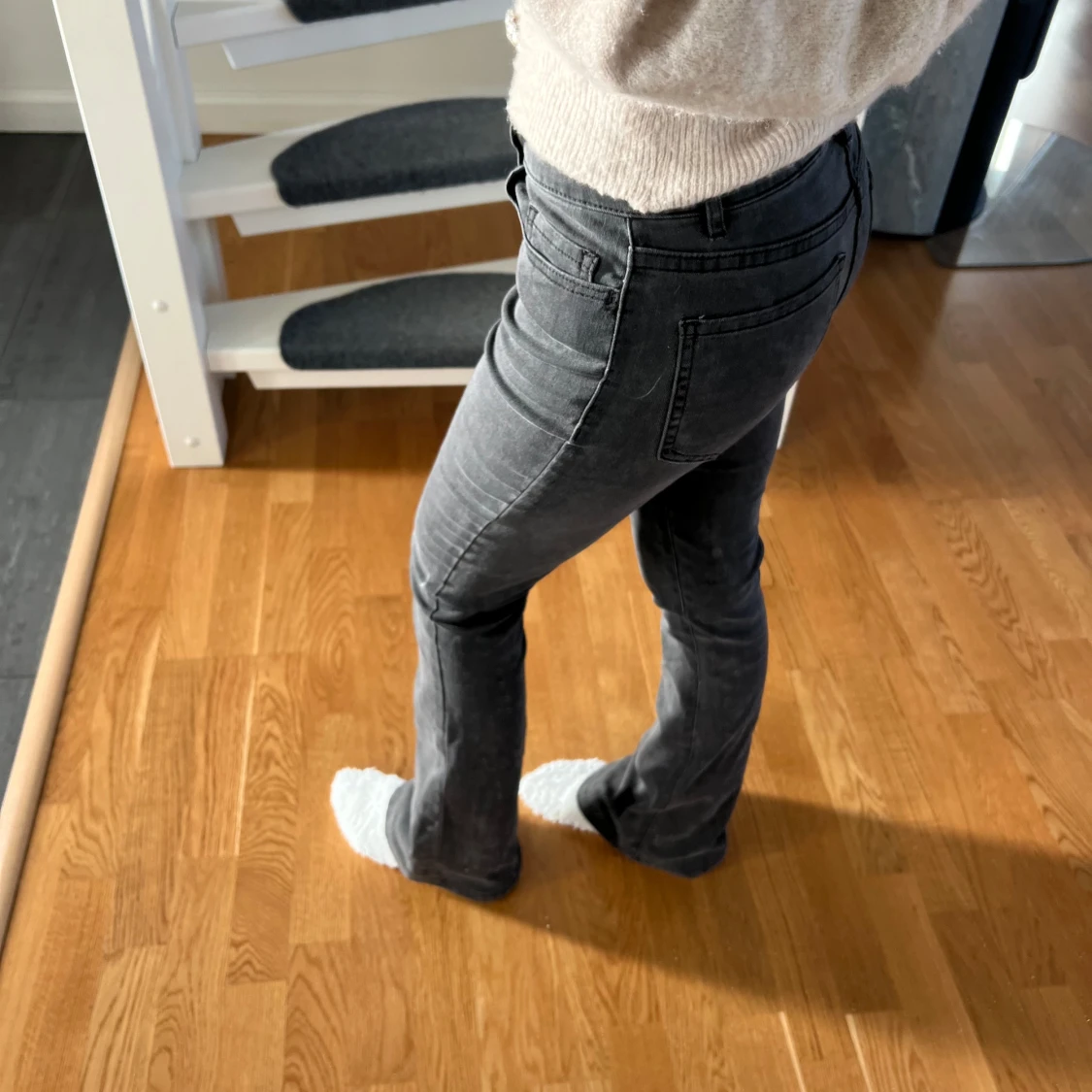 Svarta bootcut jeans - 1