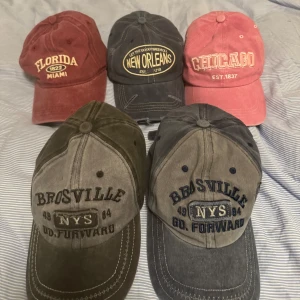 Keps - Jättefina kepsar! 50kr/styck! Skriv privat om du vill köpa 💕