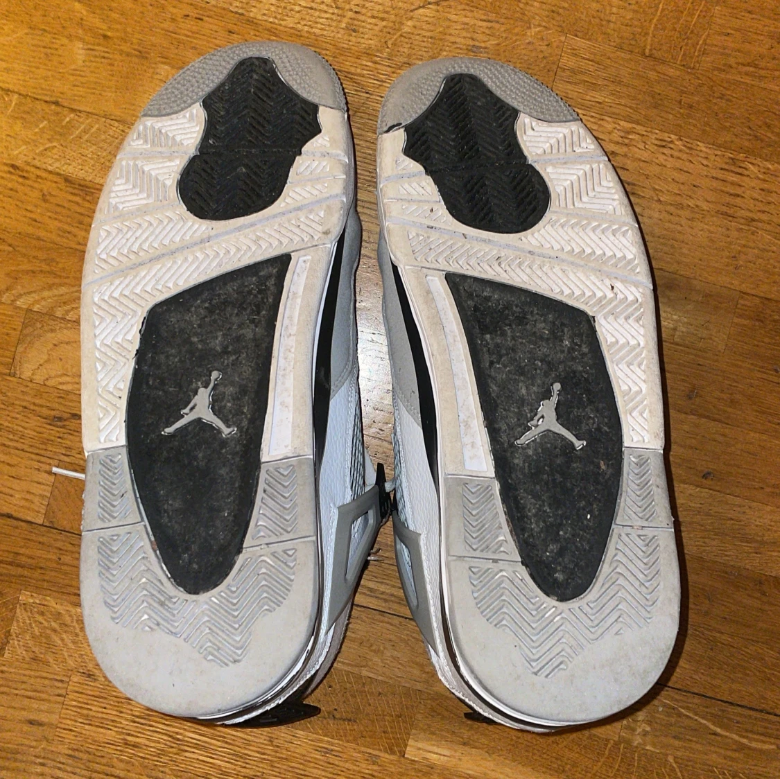  Jordans 4 dark grey - 3